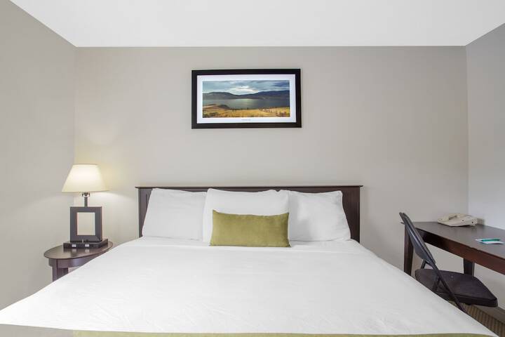 Room 9 of 37