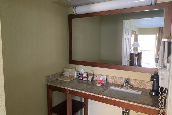 Bathroom sink