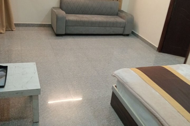 Room 6 of 41