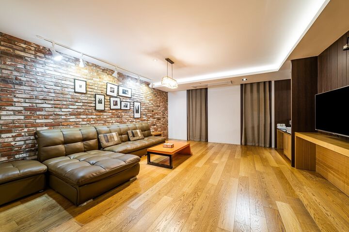 Room 42 of 176