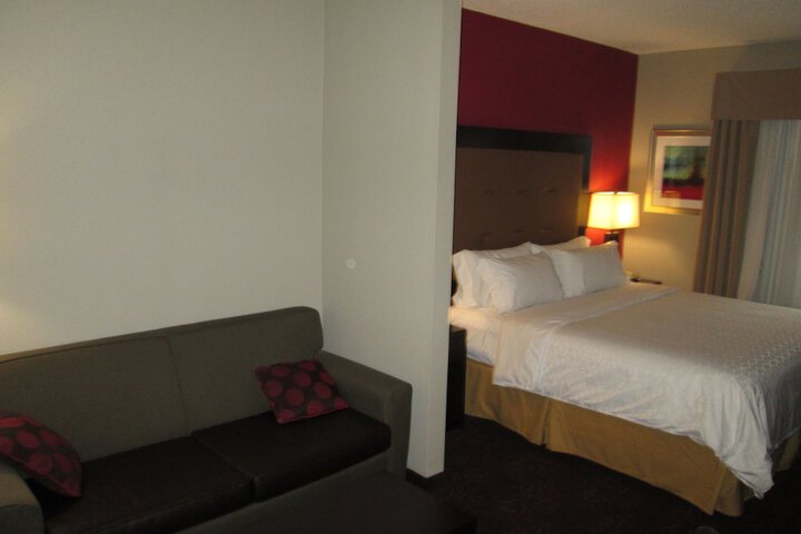 1 King Bed (12 of 32)