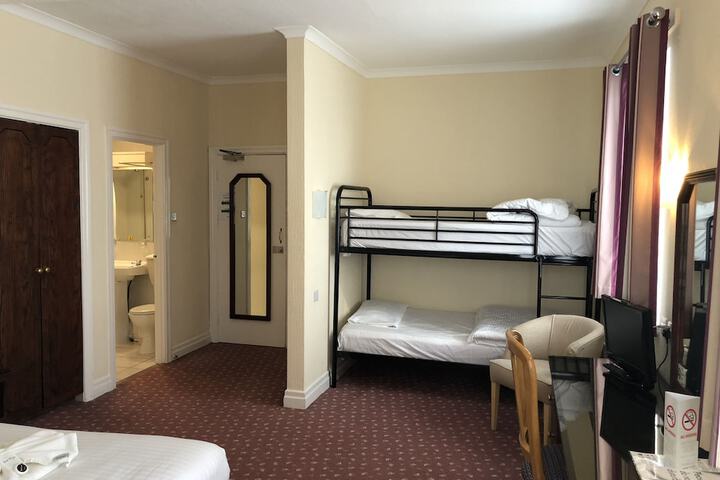 Room 20 of 92