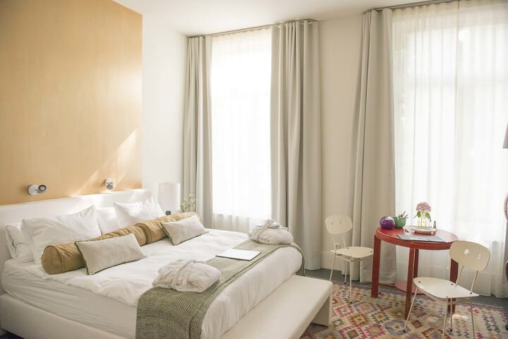 Room 6 of 20