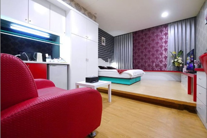 Room 48 of 98