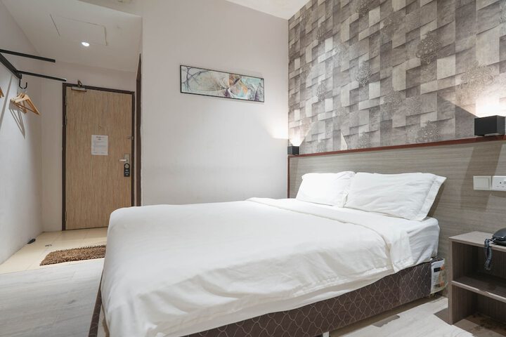 Room 17 of 29