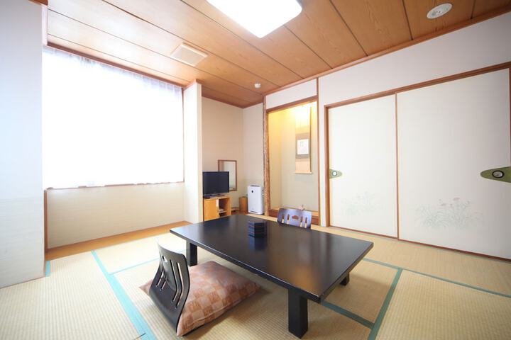 Room 22 of 102