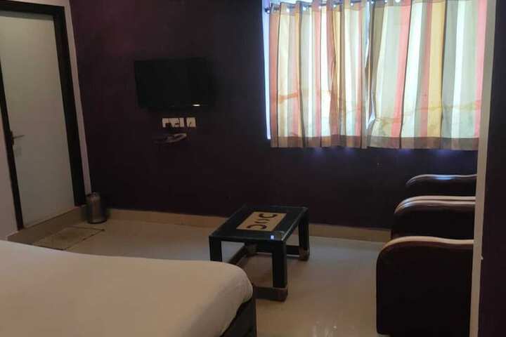Room 21 of 34