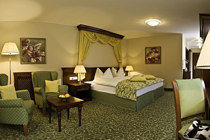 Room 9 of 71