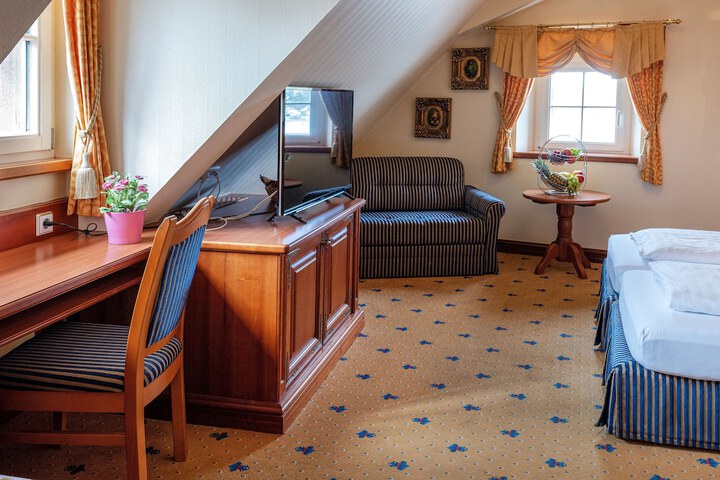Room 52 of 137