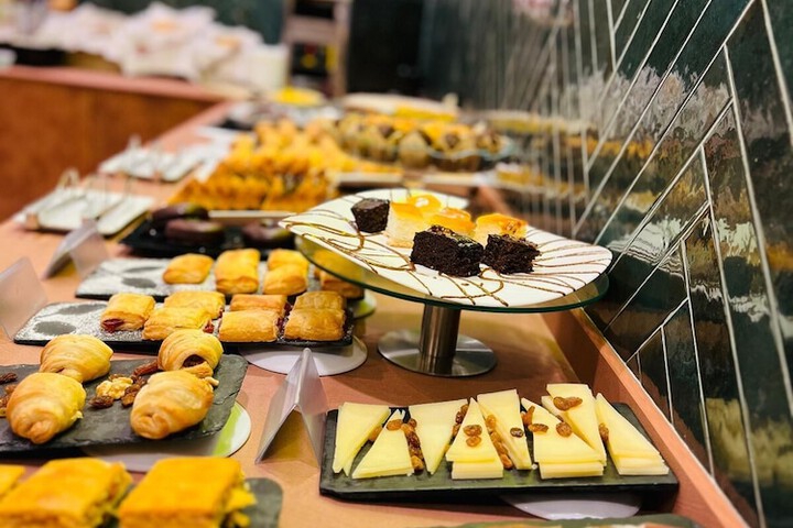Dining Photos