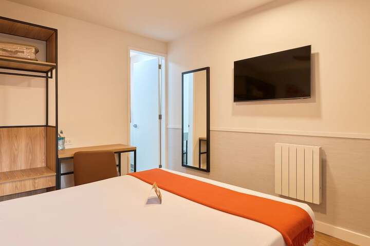 Room 18 of 84
