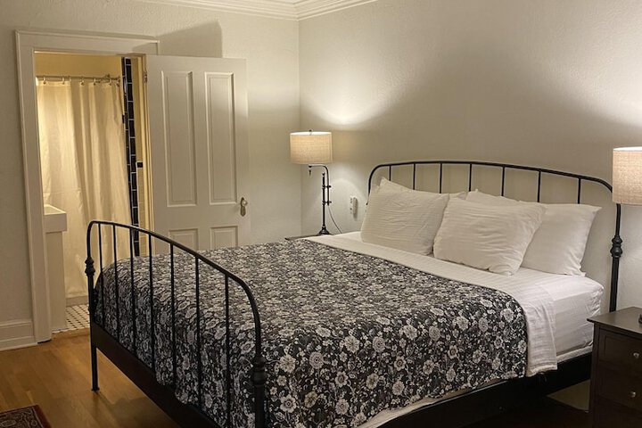 Room 21 of 52