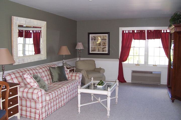 Room 12 of 77