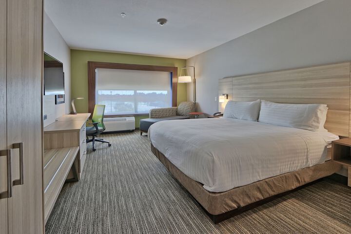 Room 15 of 48