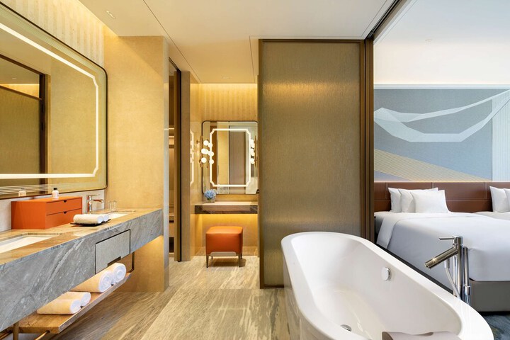 Room 21 of 35