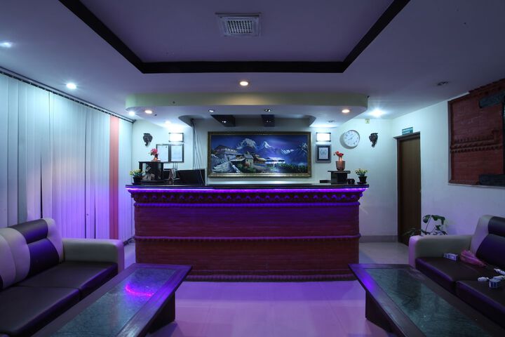 Check-in/check-out kiosk