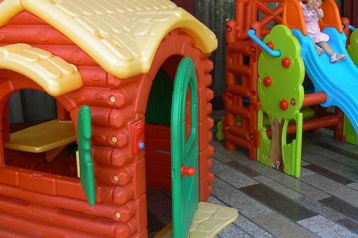 Children's play area - outdoor