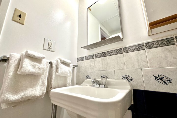 Capone's Hideaway Motel in Moose Jaw, SK