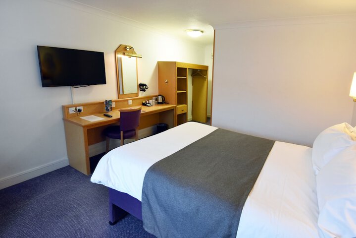 Room 4 of 31