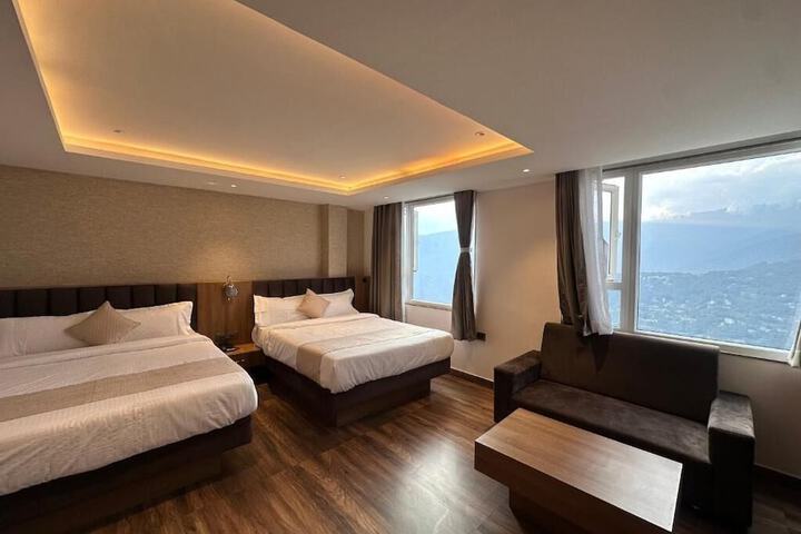 Room 16 of 32