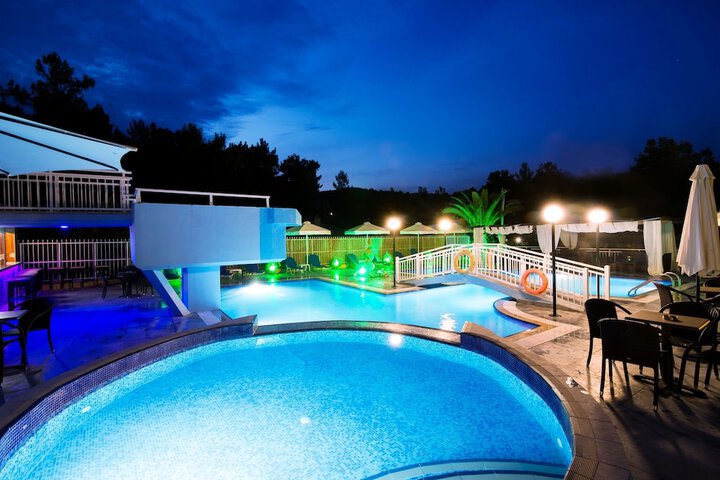 Pool 66 of 84