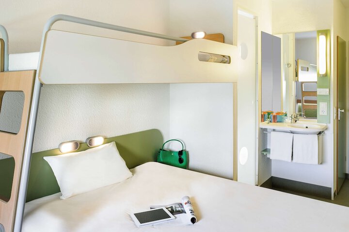 Room 21 of 54