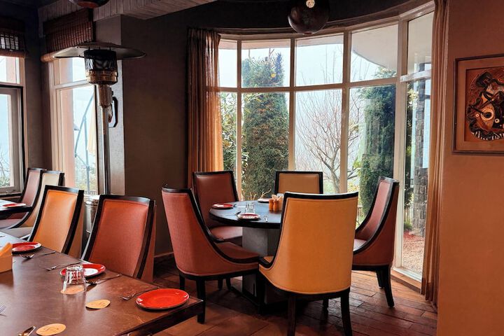 Dining 55 of 85