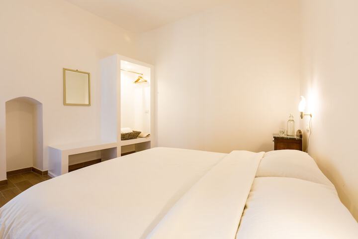 Room 4 of 56