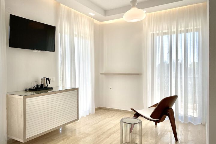 Room 6 of 39