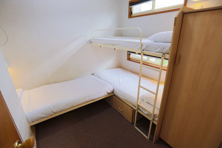Room 5 of 124