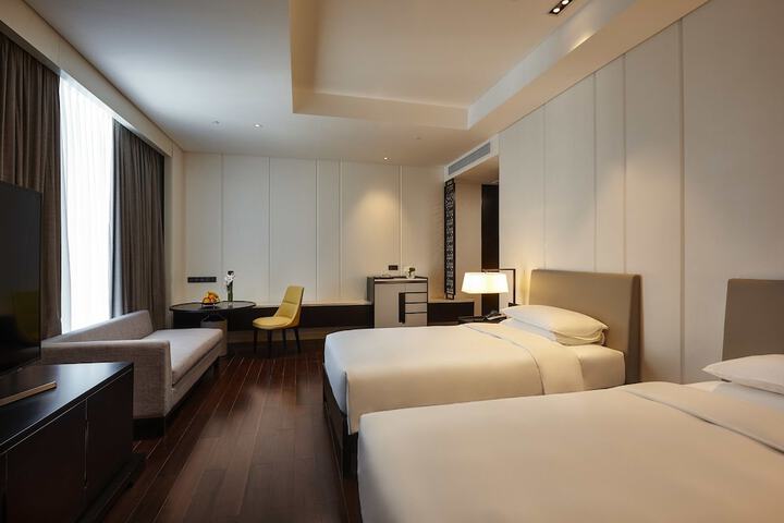 Room 6 of 48