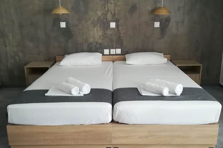 Room 3 of 35