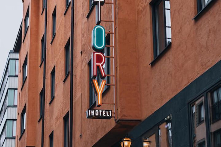 Hotel 83 of 84