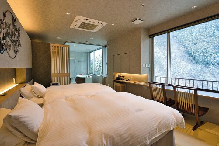 Room 15 of 67