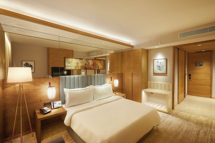 Room 12 of 82