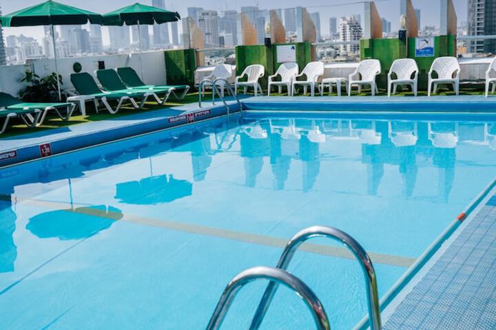 Pool 43 of 88