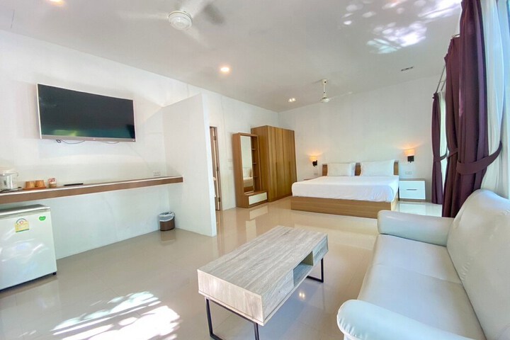 Room 40 of 103