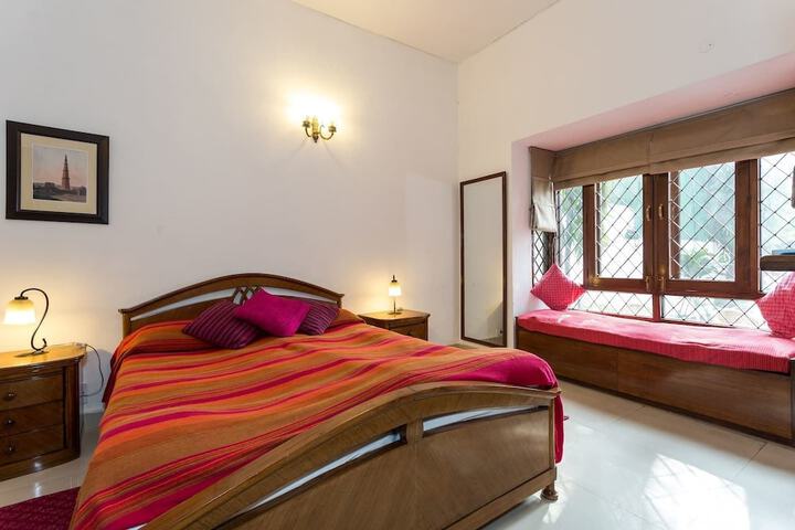 Room 5 of 25