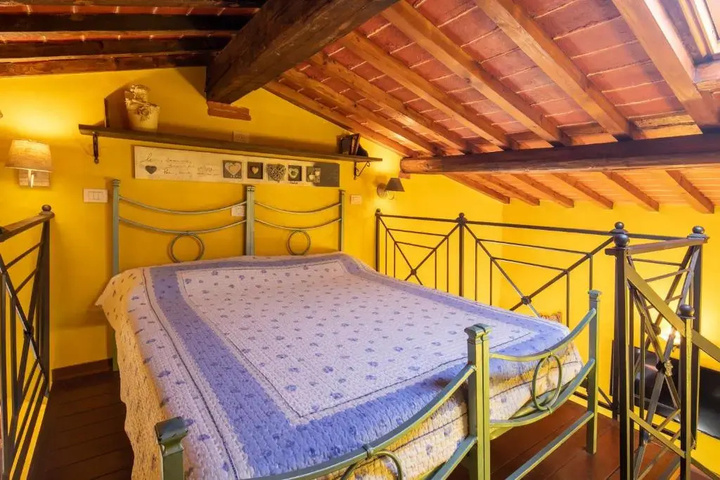 Room 4 of 13