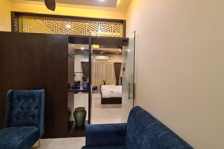 Room 13 of 22