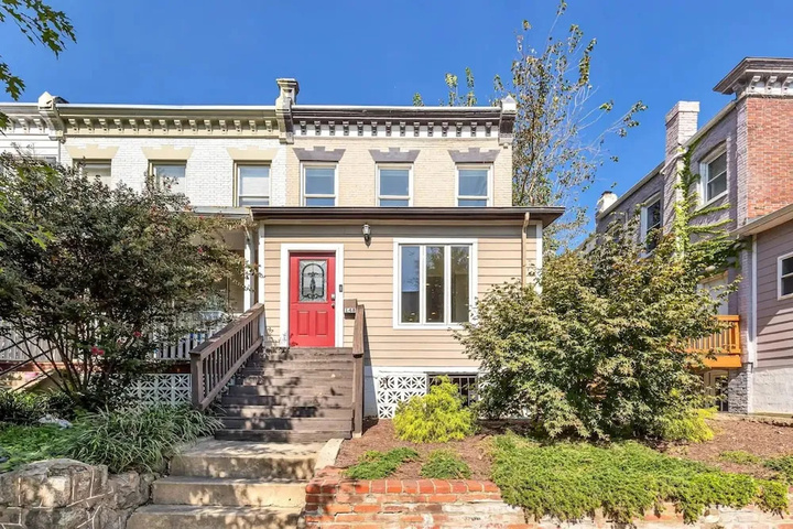 Photo of 3 br DC Townhome Getaway Close to It All
