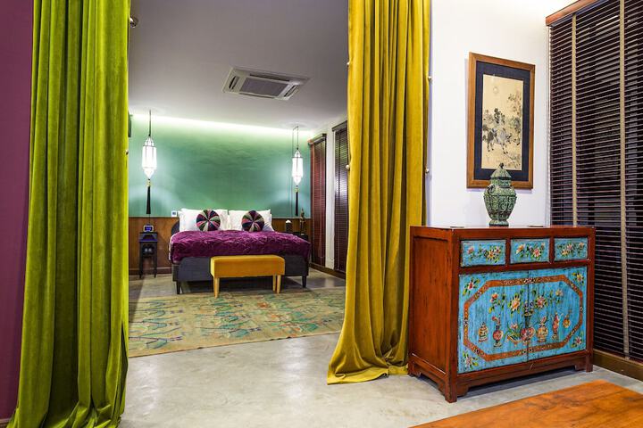 Room 5 of 48