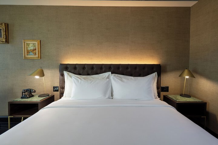 Room 8 of 23