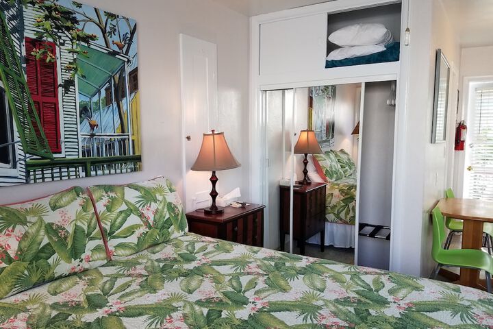 Room 142 of 218
