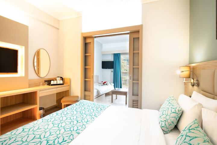 Room 15 of 225