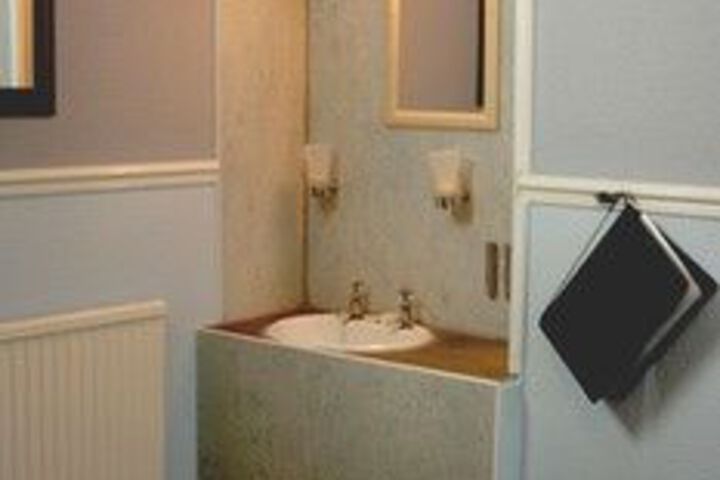 Room 26 of 35