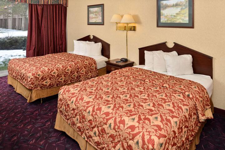 1 King Bed (7 of 9)
