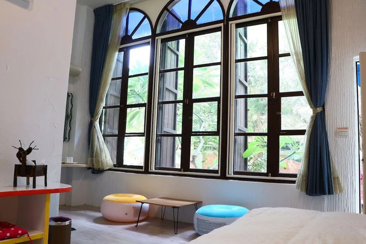 Room 5 of 15
