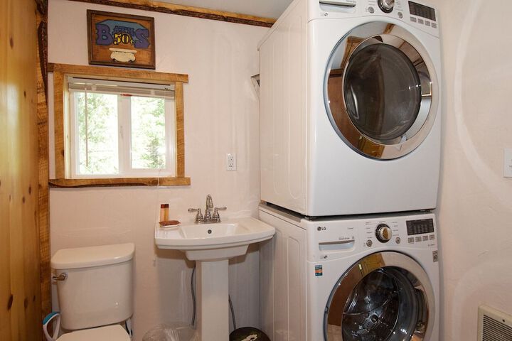 Laundry 12 of 27