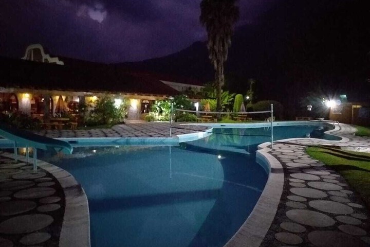 Pool 22 of 40